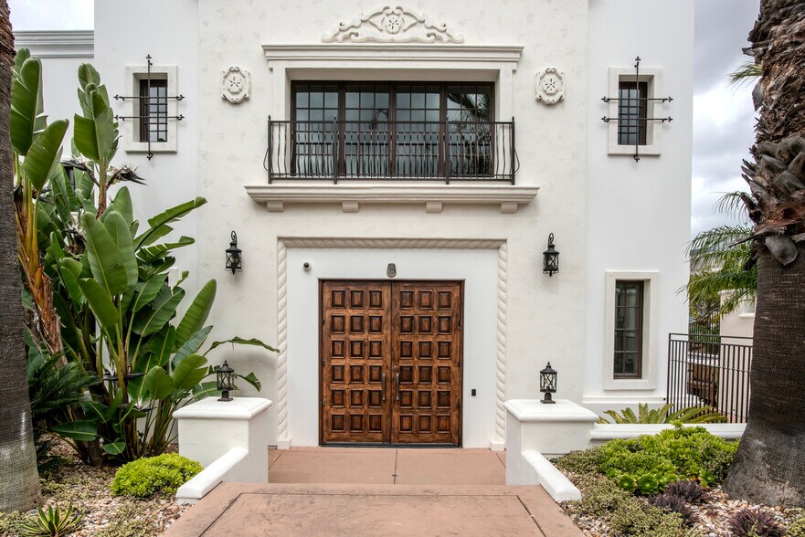 More Photos Of 4650 Overland Ave, San Diego Light Manufacturing For Lease