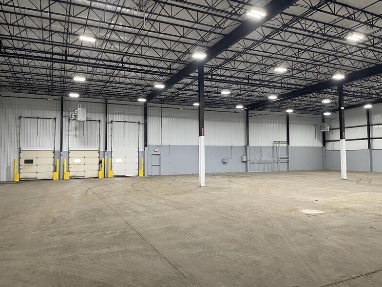 More Photos Of 700 Lunar End Dr, Wapakoneta Manufacturing For Sale