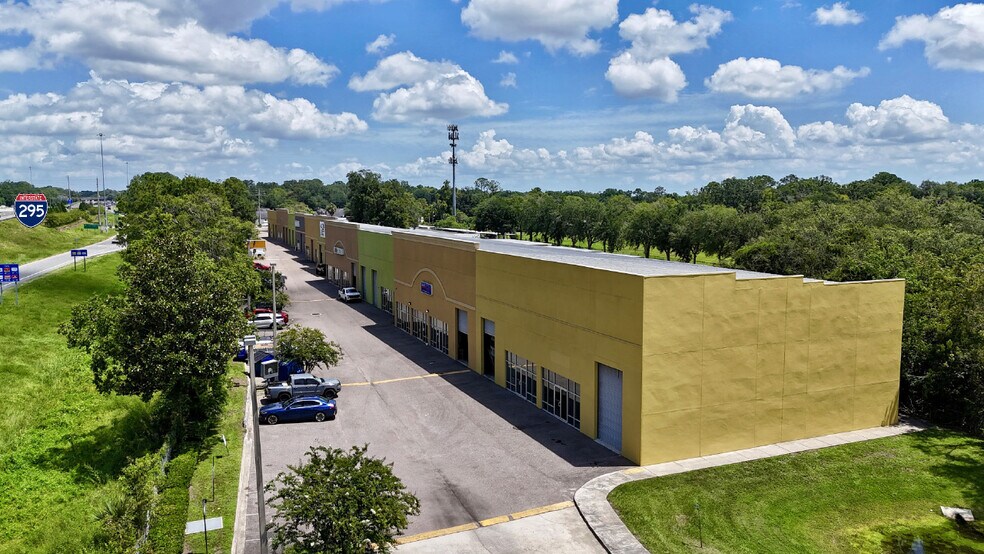 More Photos Of 7060 103rd St, Jacksonville Showroom For Lease