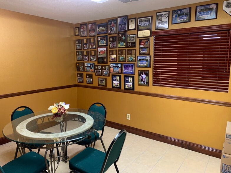 More Photos Of 16255 Aviation Loop Dr, Brooksville Manufacturing For Lease