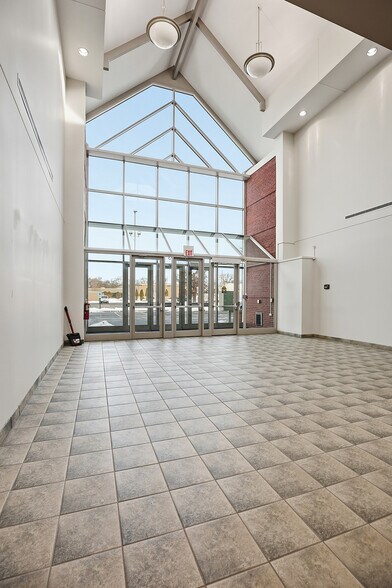 More Photos Of 213 Front St, McHenry Office For Lease
