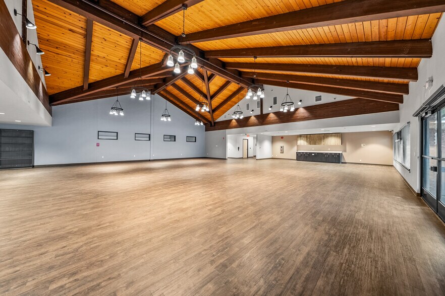 More Photos Of 2166 NW Vine St, Grants Pass Medical For Sale