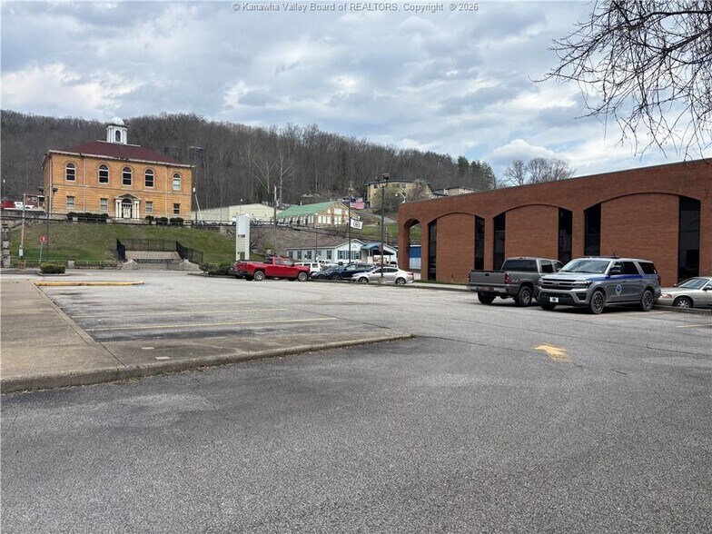 More Photos Of 173 Main St, Clay Drugstore For Lease