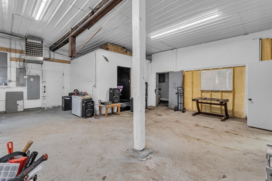 More Photos Of 2419 E Michigan Ave, Jackson Warehouse For Sale