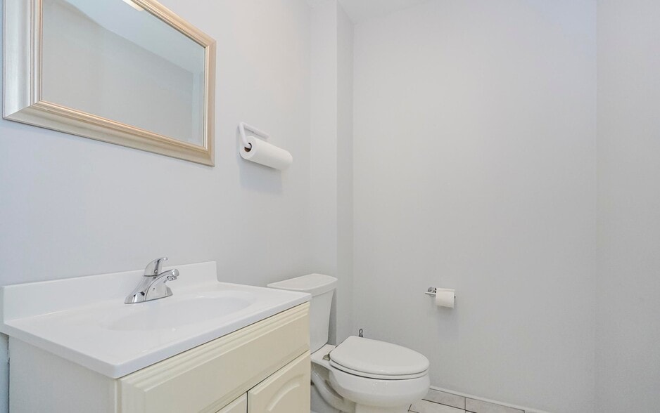 More Photos Of 10 Cross St, Staten Island Warehouse For Sale