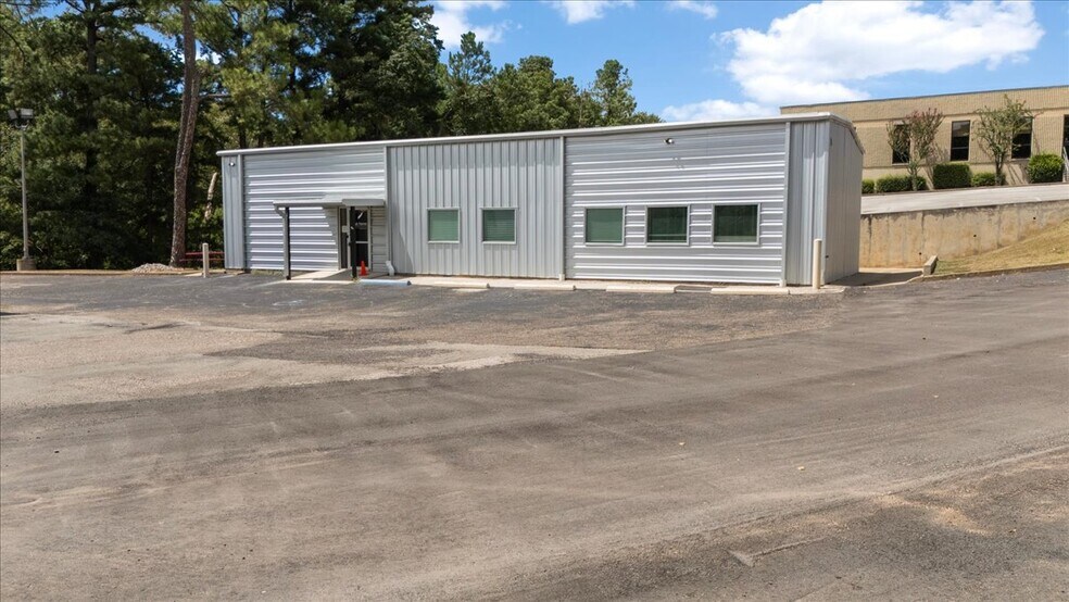 More Photos Of 9846 State Highway 31 E, Tyler Medical For Sale