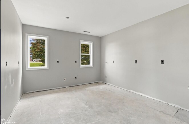 More Photos Of 1307 Broadway St, West Burlington Freestanding For Sale