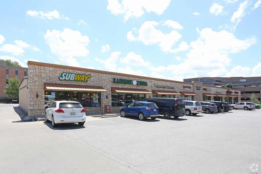 More Photos Of 801-815 Lakewood Blvd, Lee's Summit General Retail For Sale