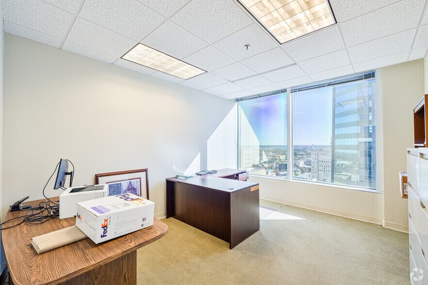 More Photos Of 200 W Forsyth St, Jacksonville Office For Lease