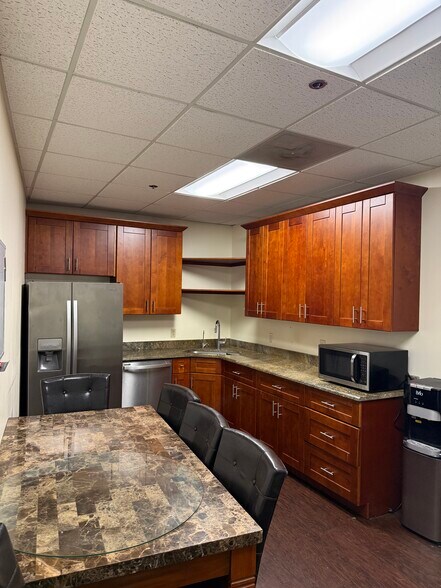 More Photos Of 221 NE Ivanhoe Blvd, Orlando Loft Creative Space For Lease