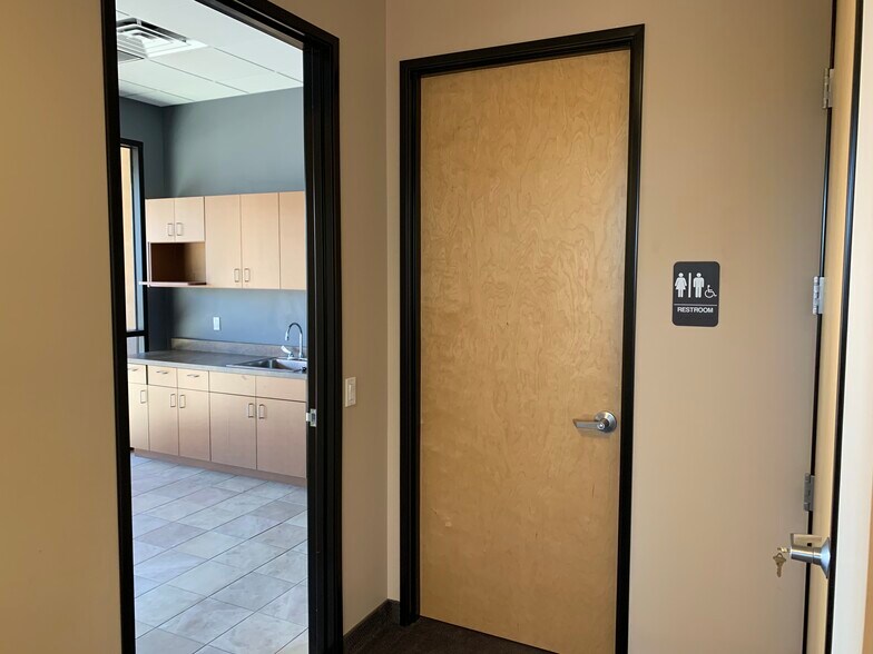 More Photos Of 10643 N Frank Lloyd Wright Blvd, Scottsdale Office For Sale