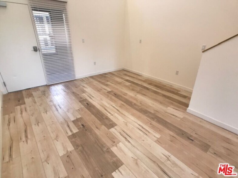 More Photos Of 517 N Harvard Blvd, Los Angeles Apartments For Sale