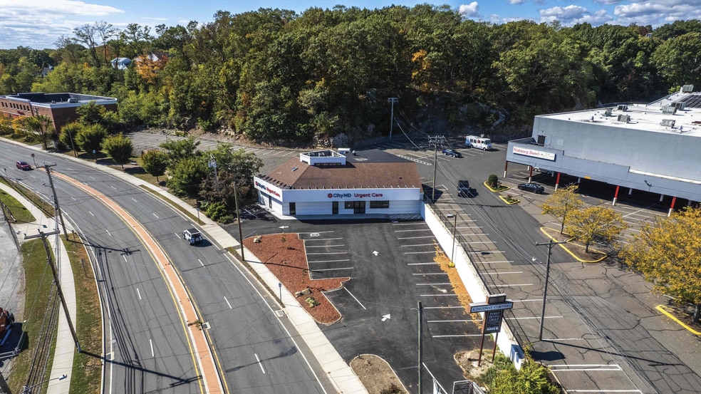 More Photos Of 320 Kings Hwy E, Fairfield Storefront Retail Office For Lease