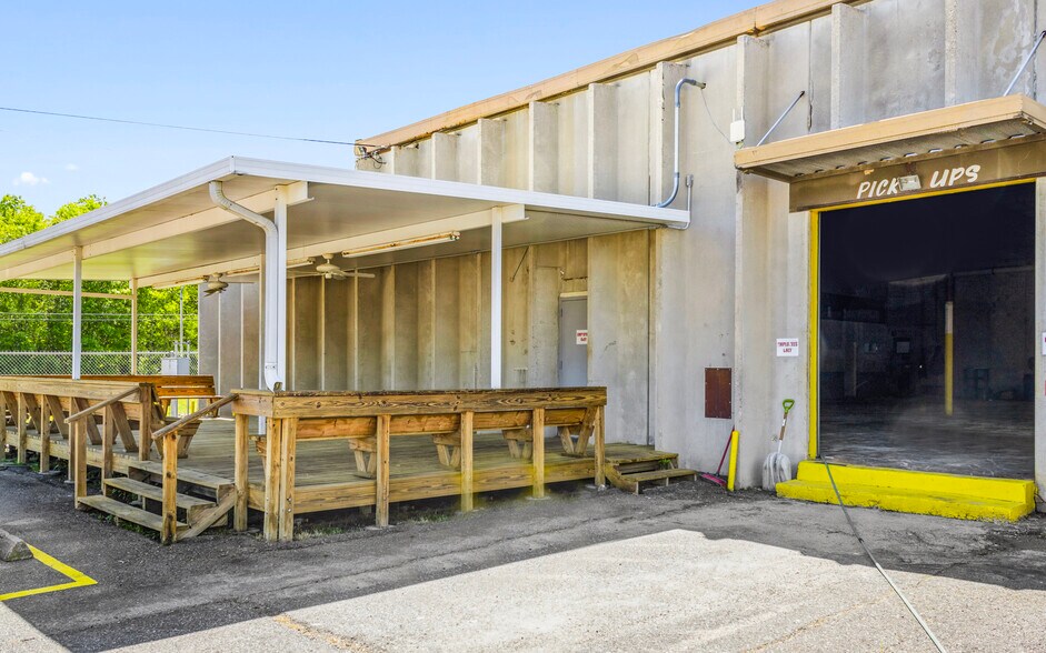 More Photos Of 6900 Woolworth Rd, Shreveport Warehouse For Lease