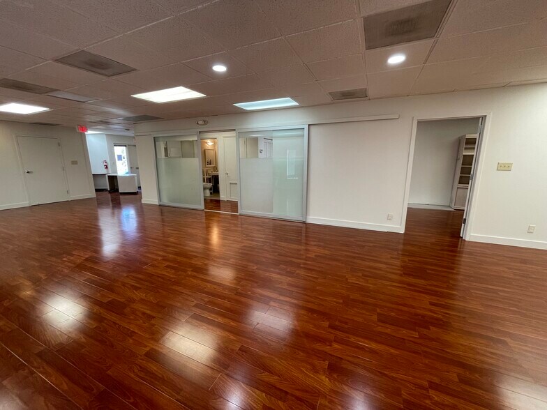 More Photos Of 401 E Jefferson St, Rockville Medical For Lease