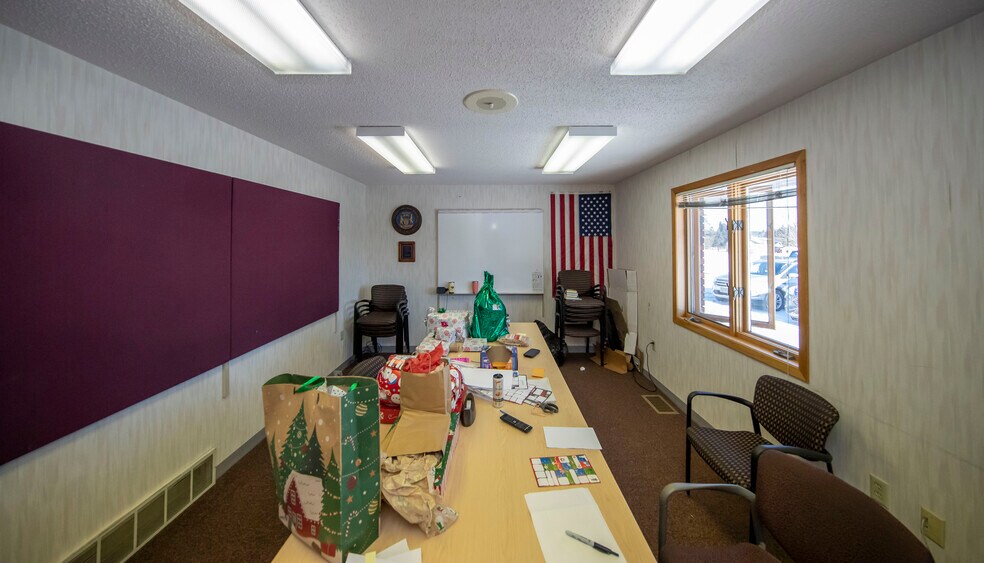 More Photos Of 337 Brady Ave, Caspian Office For Sale