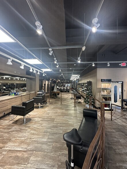 More Photos Of 515-525 S Washington Ave, Royal Oak Loft Creative Space For Lease