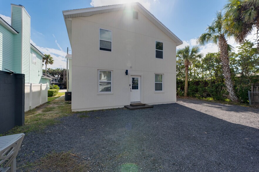 More Photos Of 404 Margaret St, Neptune Beach Multifamily For Sale