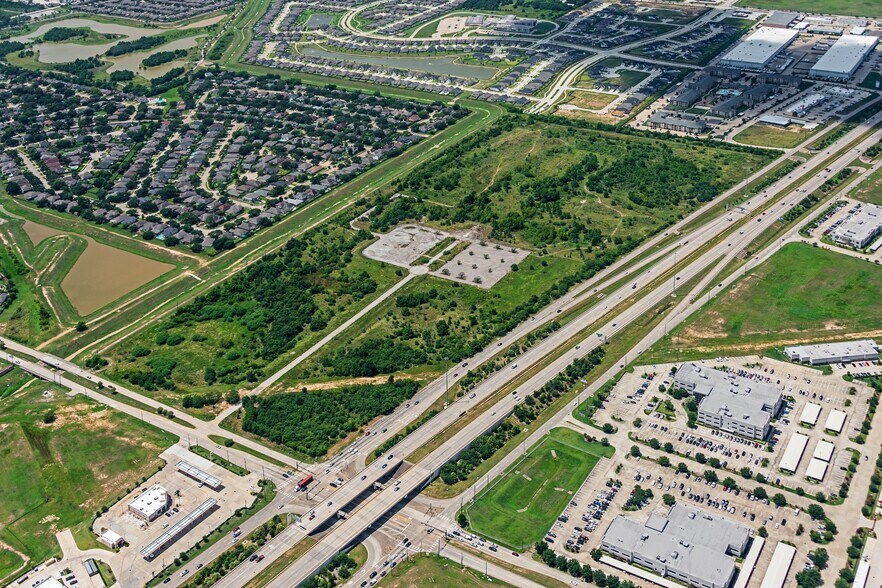 More Photos Of Monument Crossing, Grand Pky, Katy Industrial For Lease