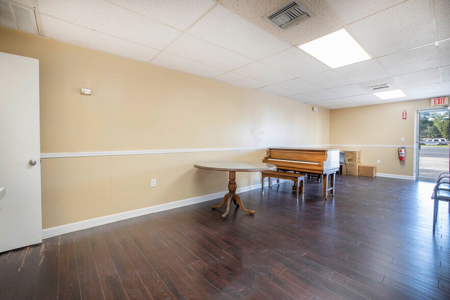 More Photos Of 7212 US Highway 19, New Port Richey Office For Sale