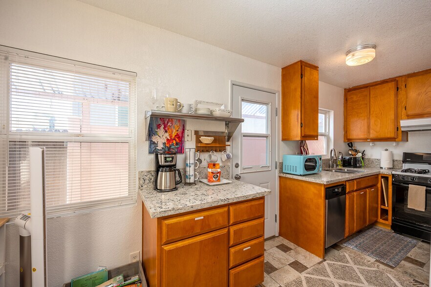 More Photos Of 830-832 Pismo Ct, San Diego Apartments For Sale