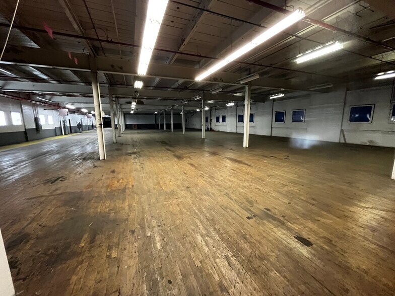 More Photos Of 50 Virginia Ave, Uniontown Warehouse For Lease