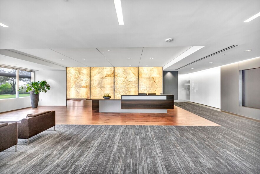 More Photos Of 6300 Bee Caves Rd, Austin Office For Lease