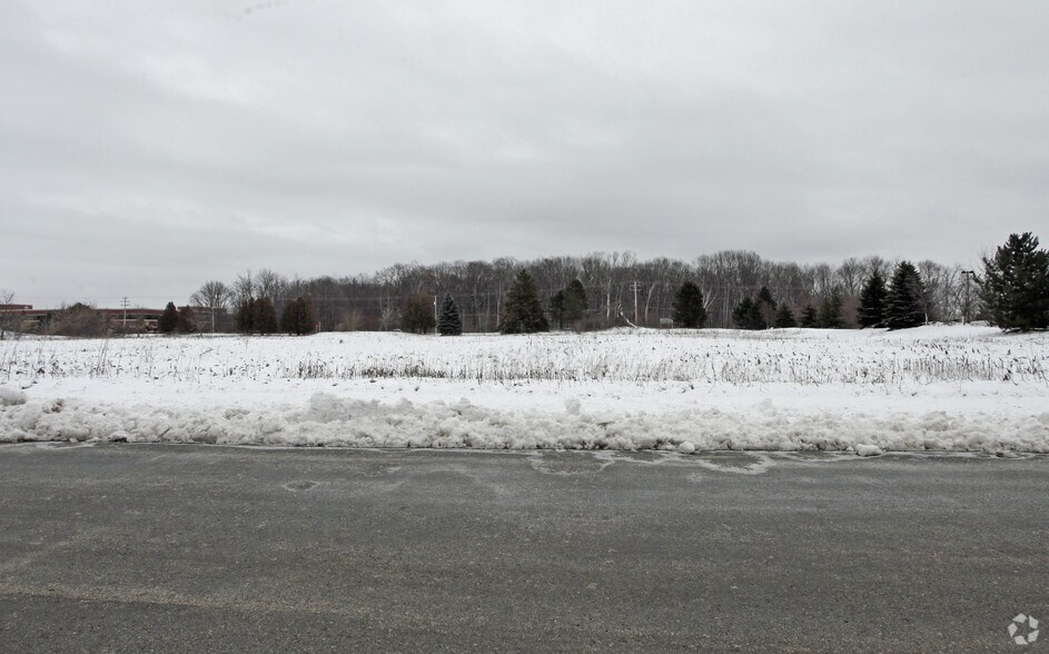 Primary Photo Of N18W24128 Riverwood Dr, Pewaukee Land For Lease