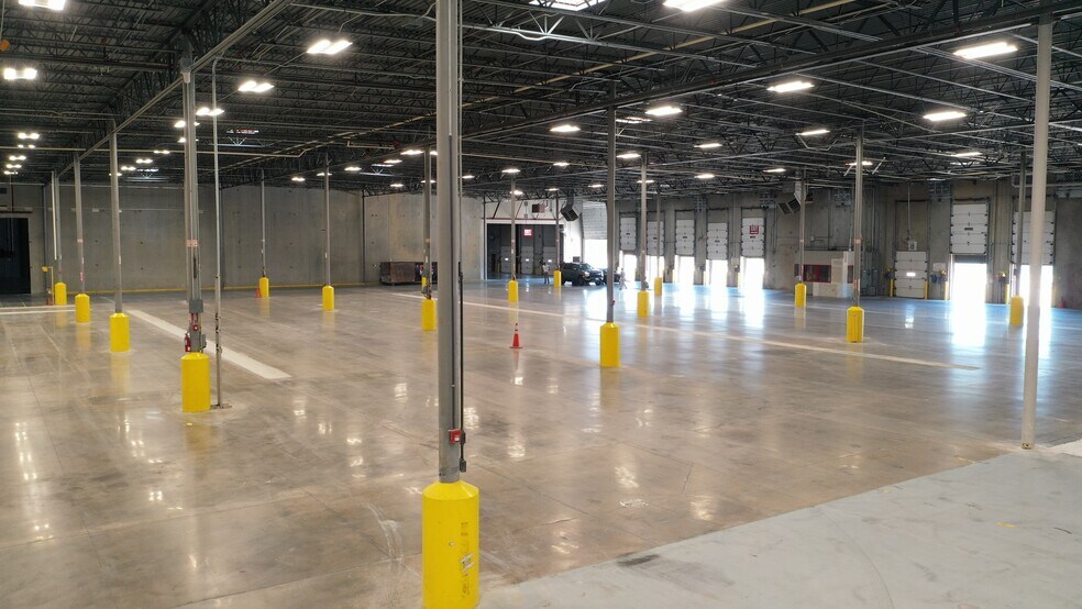 More Photos Of 3405 Roy Orr Blvd, Grand Prairie Warehouse For Lease