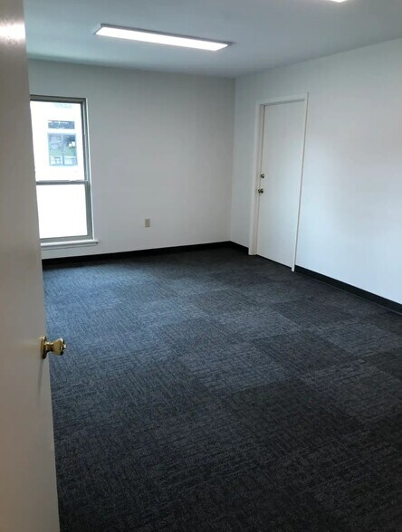 More Photos Of 1068 E Worthy St, Gonzales Office For Lease