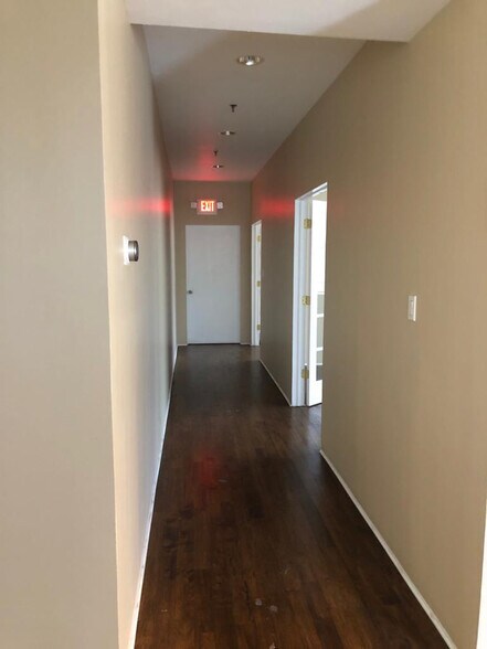 More Photos Of 8101 Monticello Ave, Skokie Flex For Lease