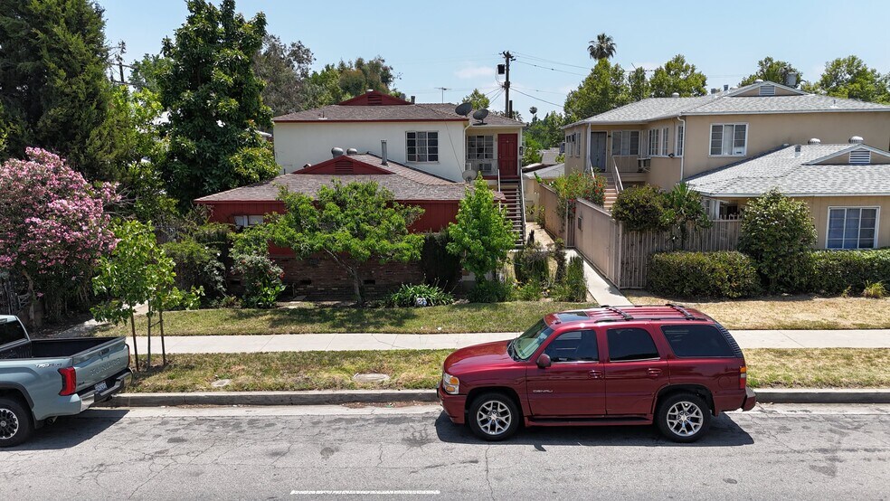 More Photos Of 13350 Victory Blvd, Van Nuys Apartments For Sale