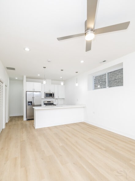 More Photos Of 542 Lawndale ave, Chicago Apartments For Sale