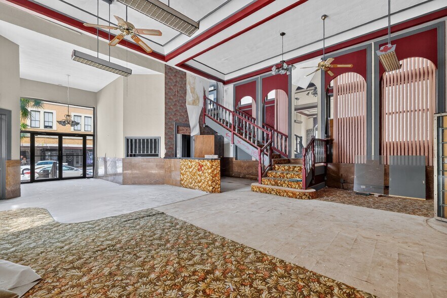 More Photos Of 400 W Main St, Leesburg Serviced Offices For Sale
