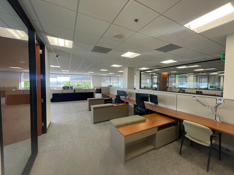 More Photos Of 700 N Central Ave, Glendale Office For Lease