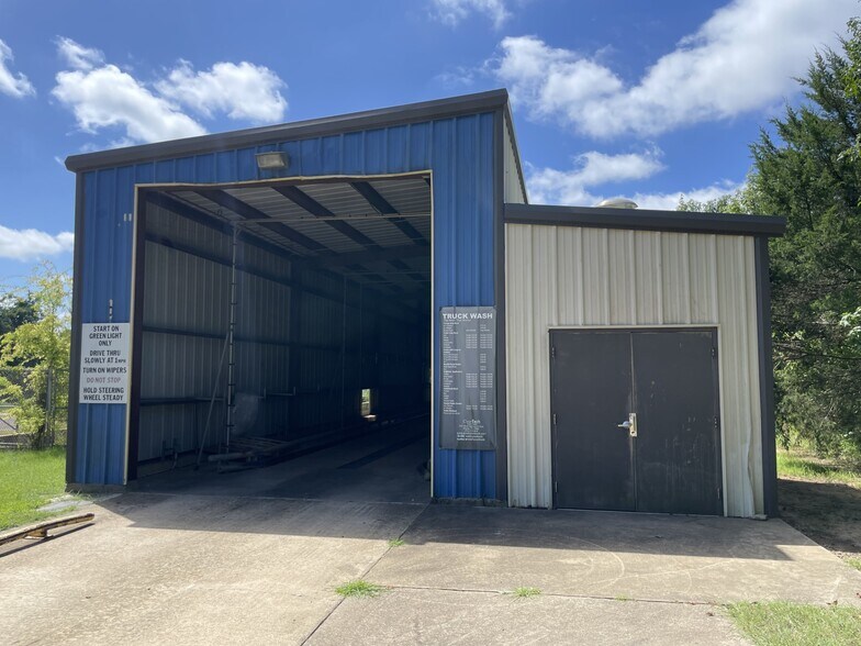 More Photos Of 2721 E SH 31, Kilgore Industrial For Sale