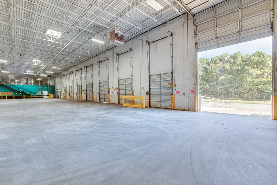 More Photos Of 2600 Buford Hwy, Buford Distribution For Lease