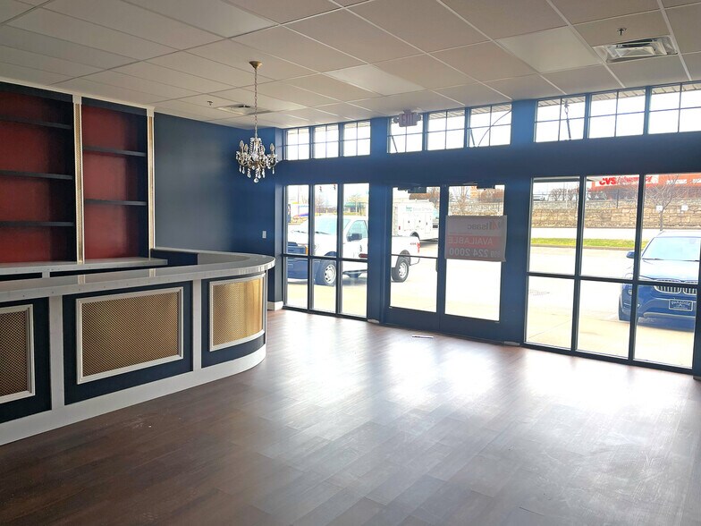 More Photos Of 2985 Liberty Rd, Lexington General Retail For Lease