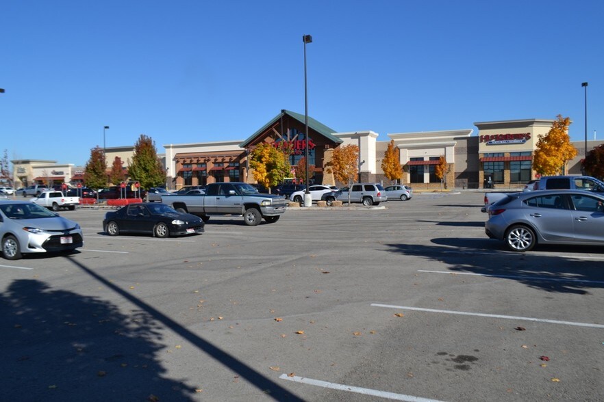 More Photos Of 2986 N Eagle Rd, Meridian Supermarket For Lease