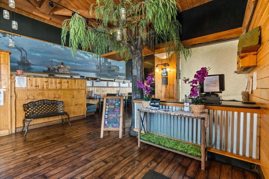 More Photos Of 2673 Mount Vernon Ave, Bakersfield Restaurant For Sale