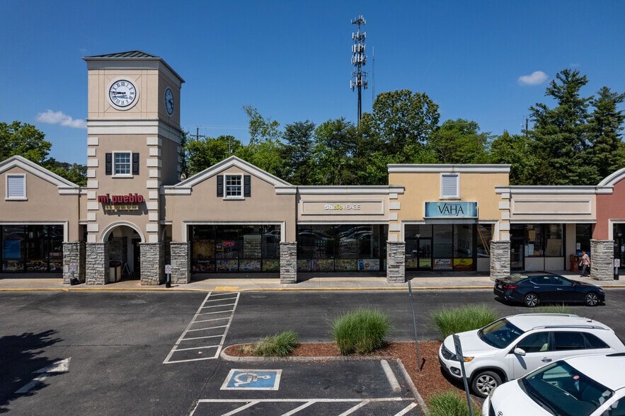 More Photos Of 1645 Downtown West Blvd, Knoxville General Retail For Sale