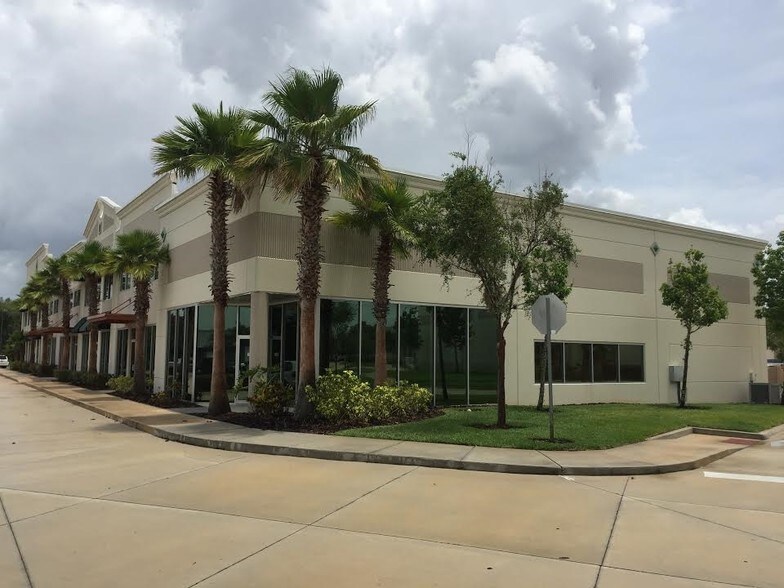 More Photos Of 6557 Hazeltine National Dr, Orlando Distribution For Lease