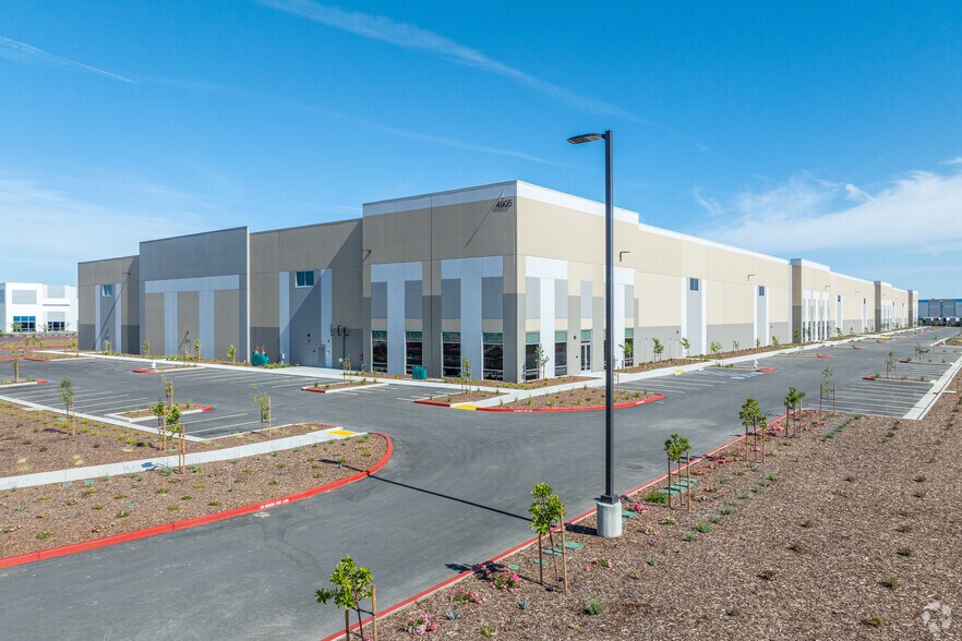 More Photos Of 7000 Power Line Rd, Sacramento Unknown For Lease