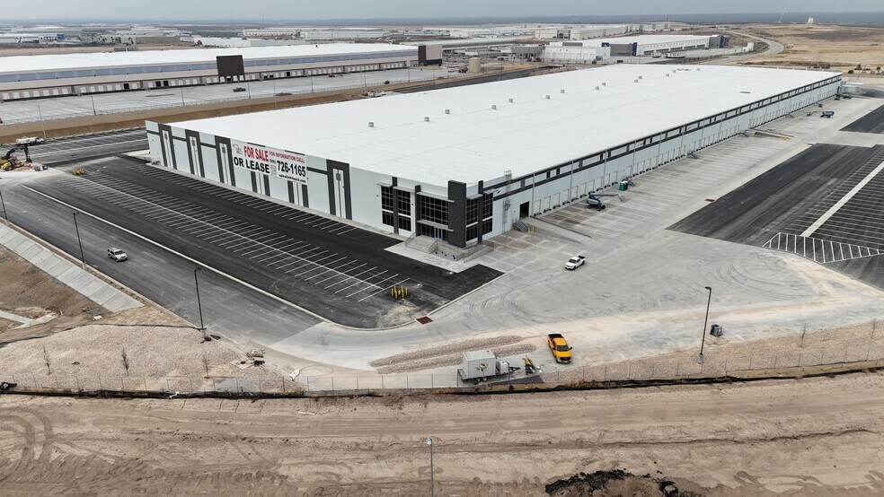 More Photos Of 15409 Mercury Dr, Laredo Distribution For Sale