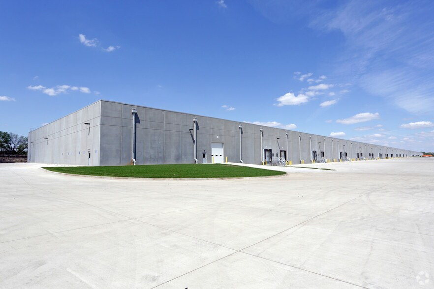 Primary Photo Of 4950 NE 29th St, Des Moines Warehouse For Lease