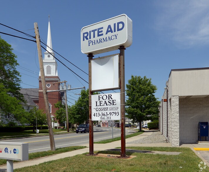More Photos Of 570 Pontiac Ave, Cranston Freestanding For Lease