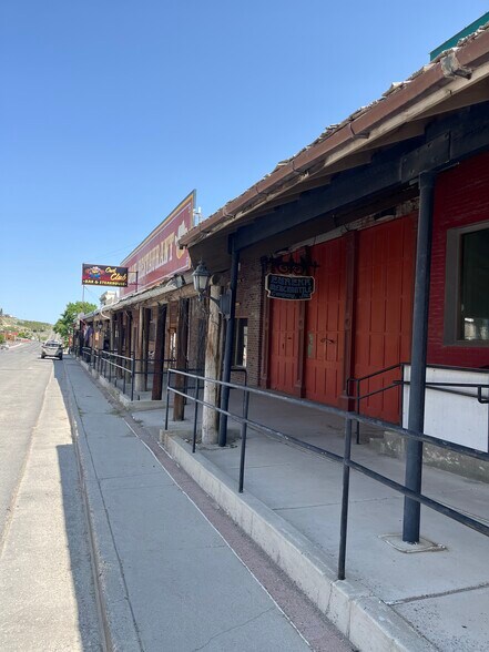 More Photos Of 51 N Main St, Eureka Specialty For Sale