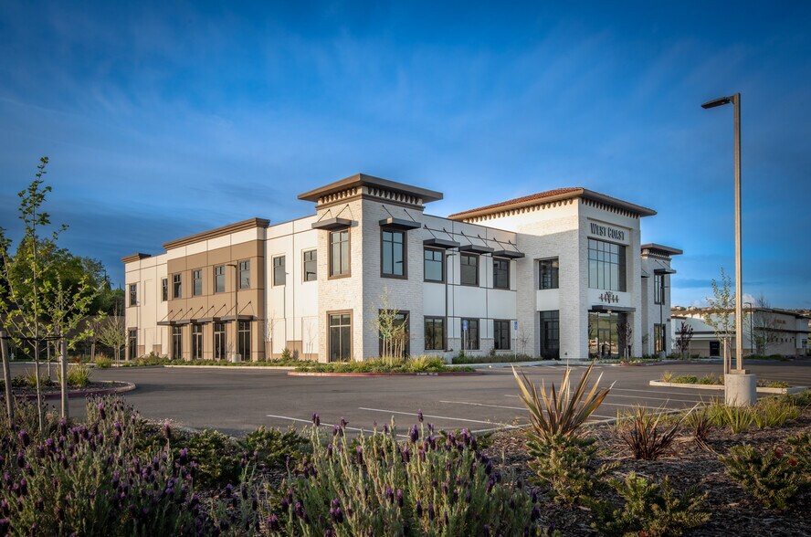 More Photos Of 8105 Saratoga Way, El Dorado Hills Medical For Lease
