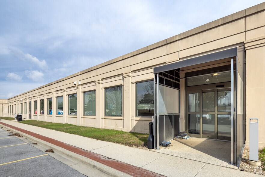 More Photos Of 850-868 Technology Way, Libertyville Office For Lease