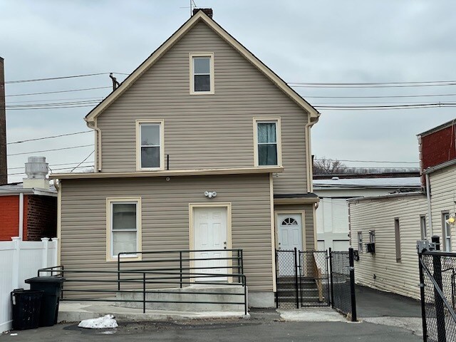 More Photos Of 82-84 W Railroad Ave, Garnerville Storefront Retail Residential For Sale